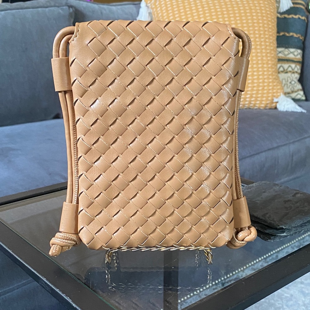 Tan Woven Faux Leather Crossbody Bag. NWOT - Picture 2 of 9